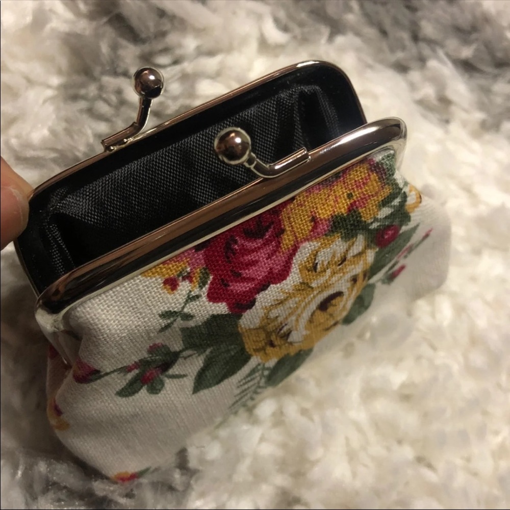 Fashion wallet with coin purse - Picture 10 of 11